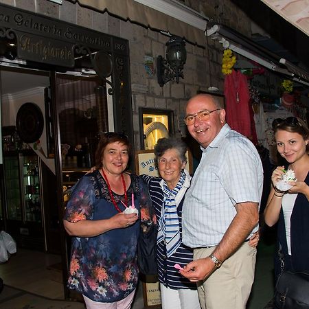 Old Taverna Sorrentina Bagian luar foto